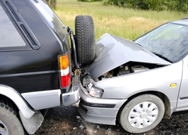 האם גברים מעורבים יותר מנשים בתאונות דרכים?